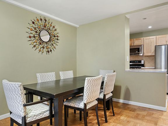 5th image of 165 Christopher St APT Lbb