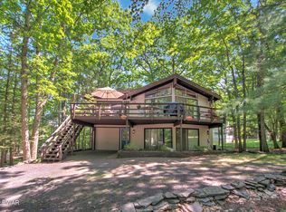 104 Big Bear Dr, Greentown, PA 18426