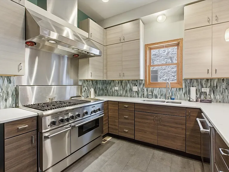 629 W Briar Pl #3W — Photo 7