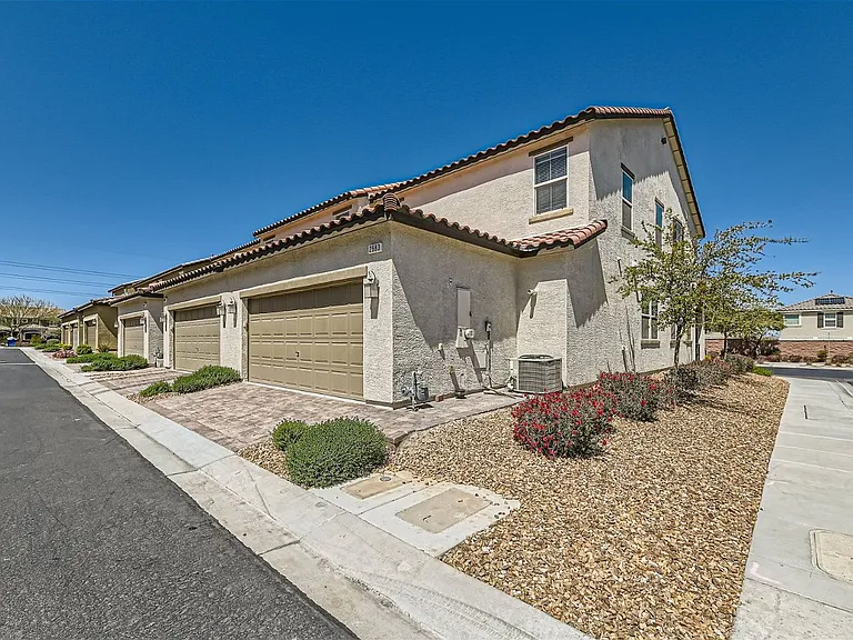 2983 Duverney Ave — Photo 32