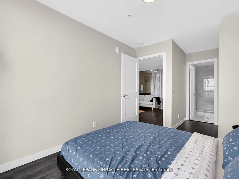 15 Queen St S #2303 — Photo 30