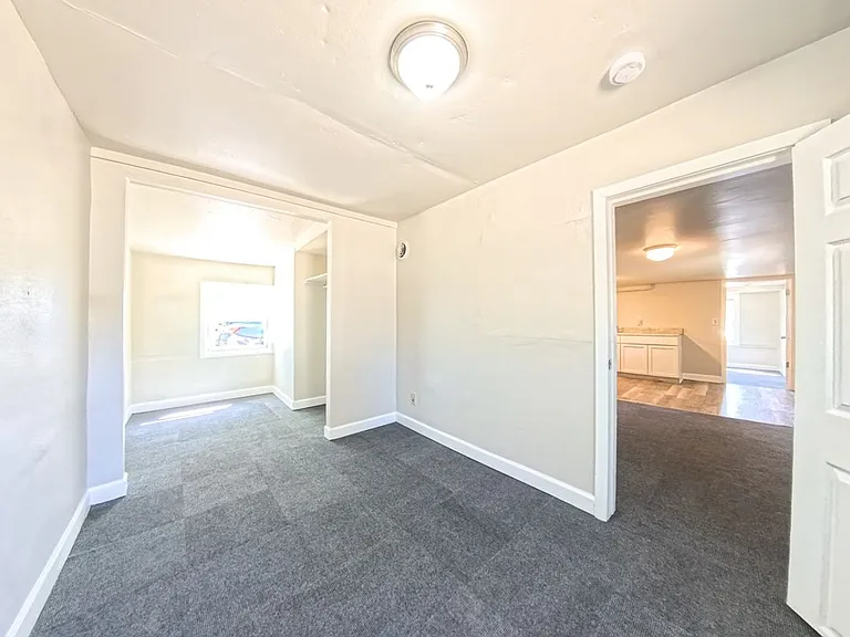 2938 E Euclid Ave — Photo 8