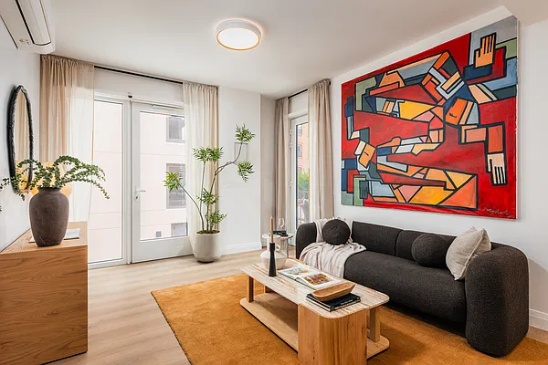Living room, photo 2
