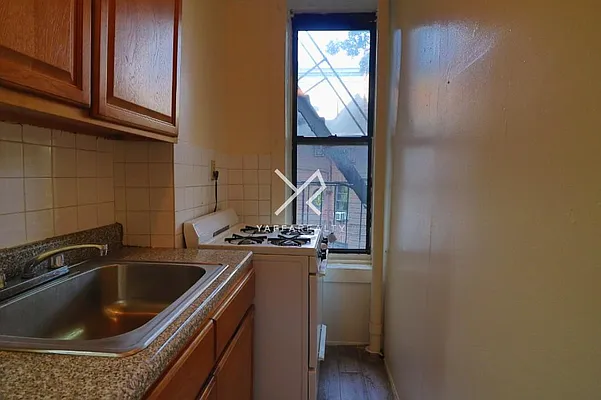Rented by Yaffa Realty LLC | media 5