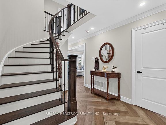 4th image of 38 Zucchet Ct
