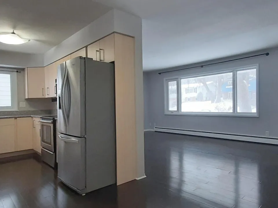 1929 3rd Ave NE #2