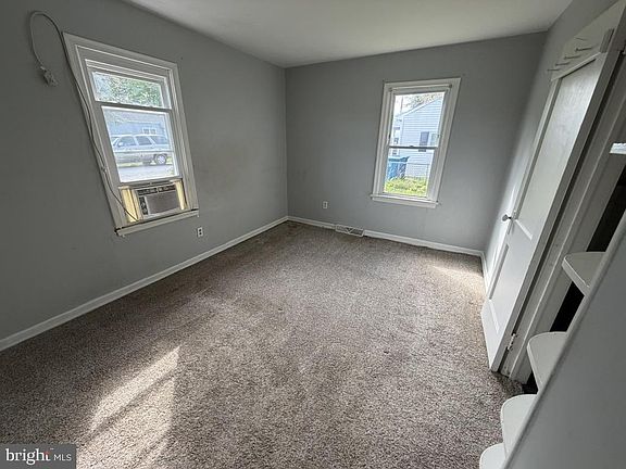 5th image of 38 Hilldale Rd