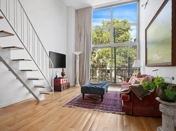 196 Scholes St APT 2A, Brooklyn, NY 11206