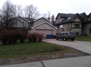 8107 W 98th St, Palos Hills, IL 60465