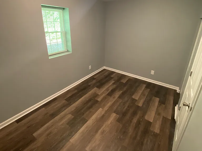 102 Commonwealth Ct — Photo 8