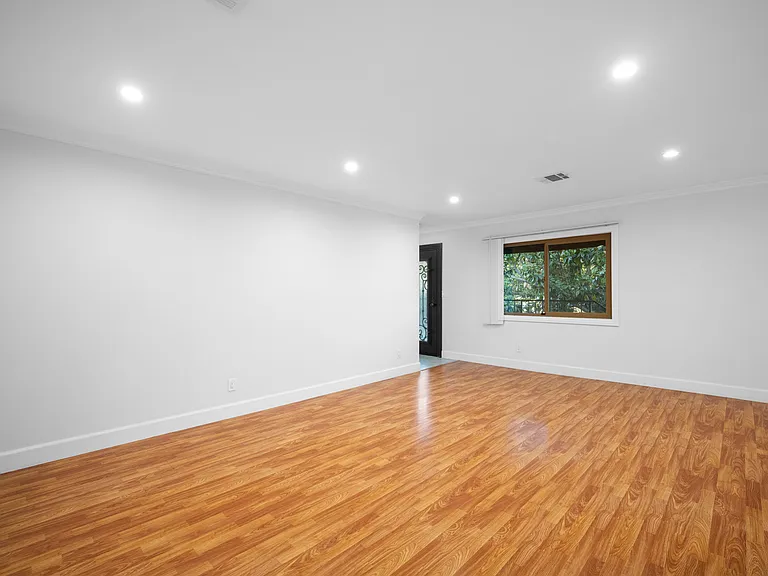 823 E Wilson Ave #C — Photo 6