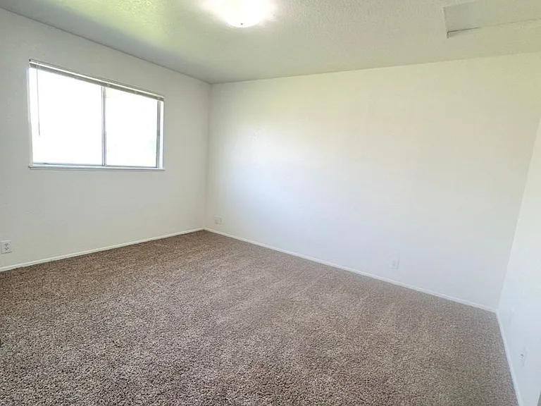 3465 Magnums Way — Photo 7