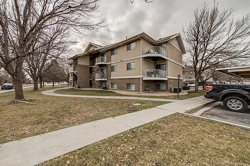 1273 N Riverside Ave #3 Photo 1