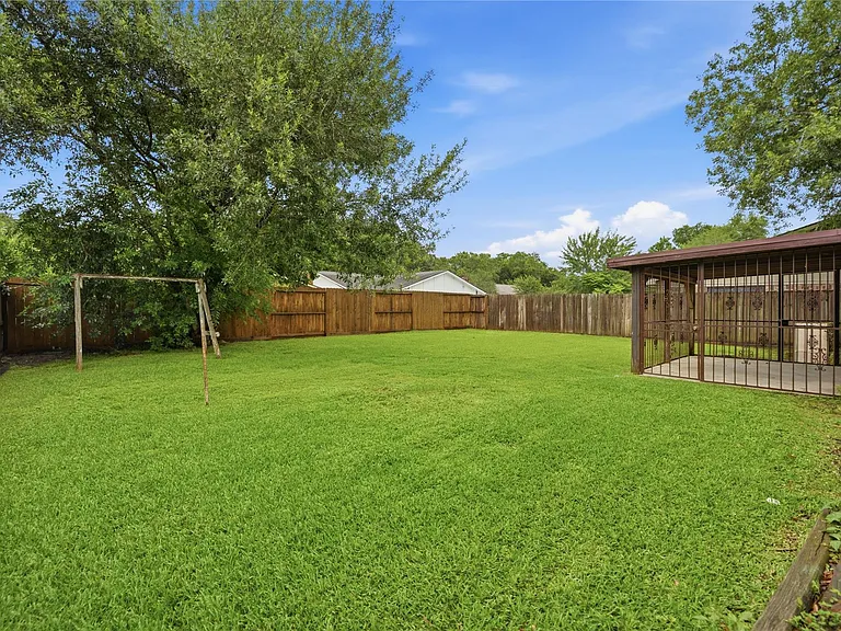 2126 Quail Valley East Dr — Photo 31