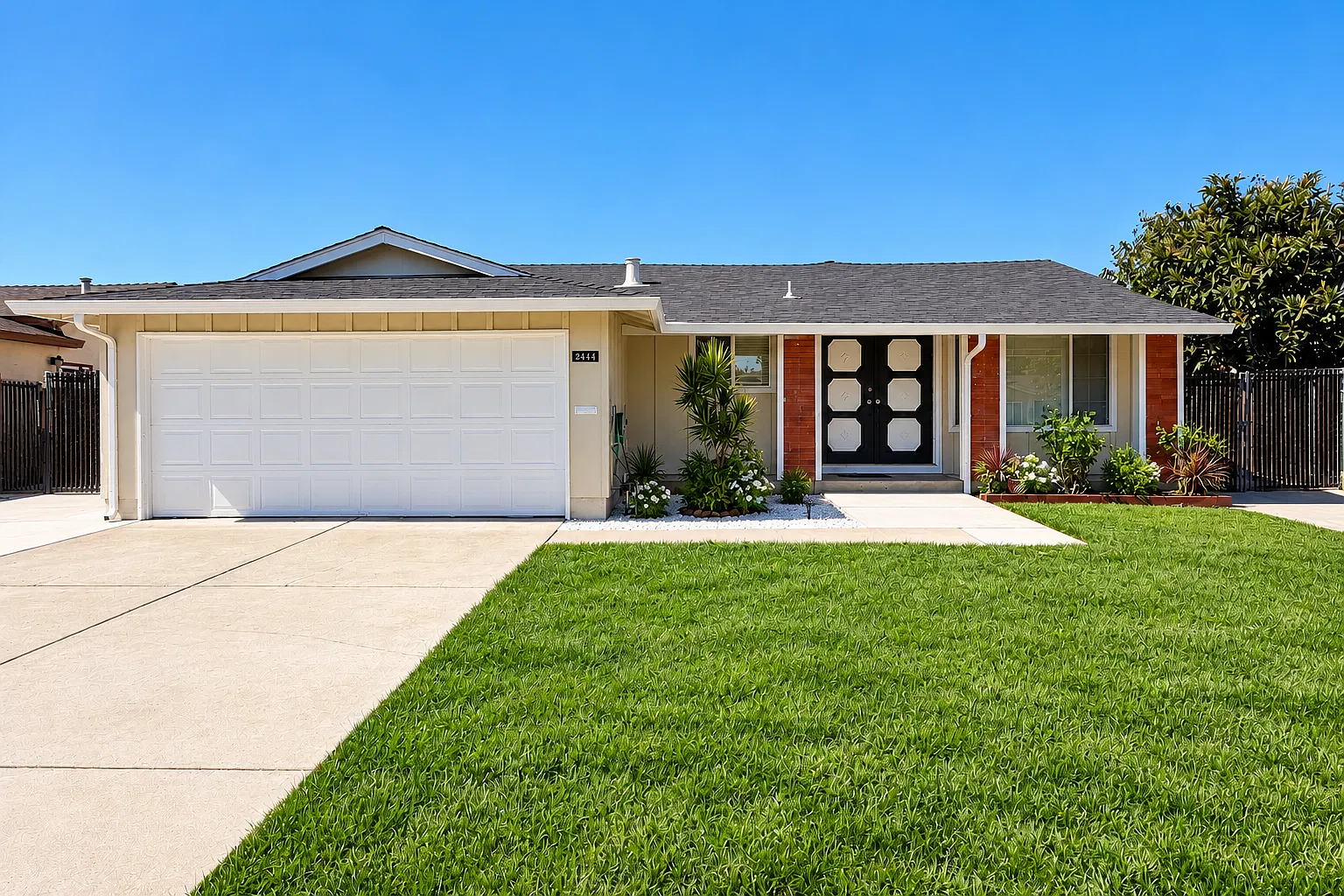 3 bed, 1320 sqft, $4,300 — Photo 1
