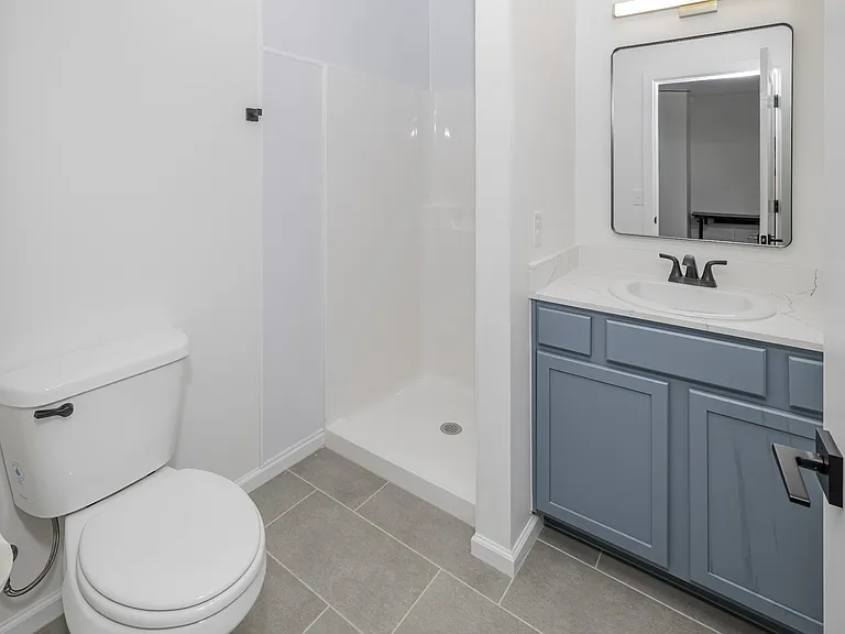 1102 E Hurd St — Photo 8