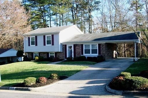 1st image of 208 Skylark Dr