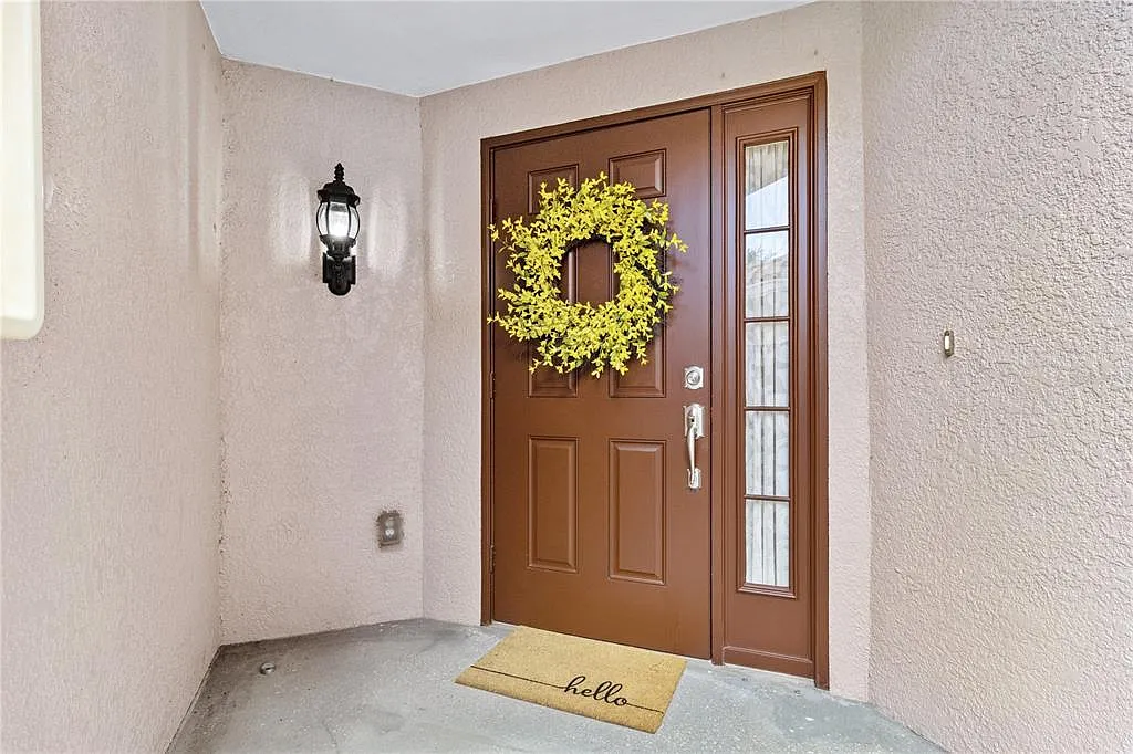 3 bed, 2.0 bath, 1638 sqft, $2,600 — Photo 2