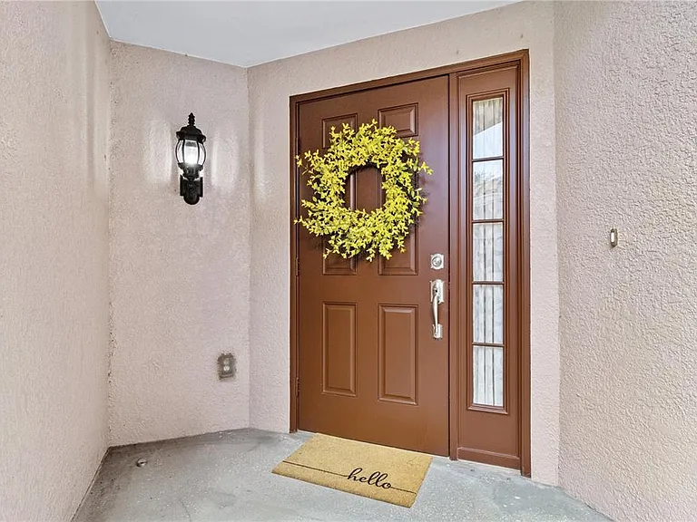 852 Lantern Way — Photo 2