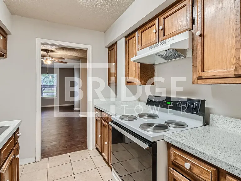 806 Prairie Creek Dr — Photo 5