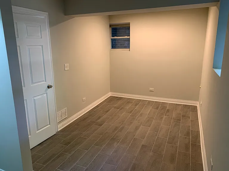 1429 W Fletcher St #1 — Photo 17