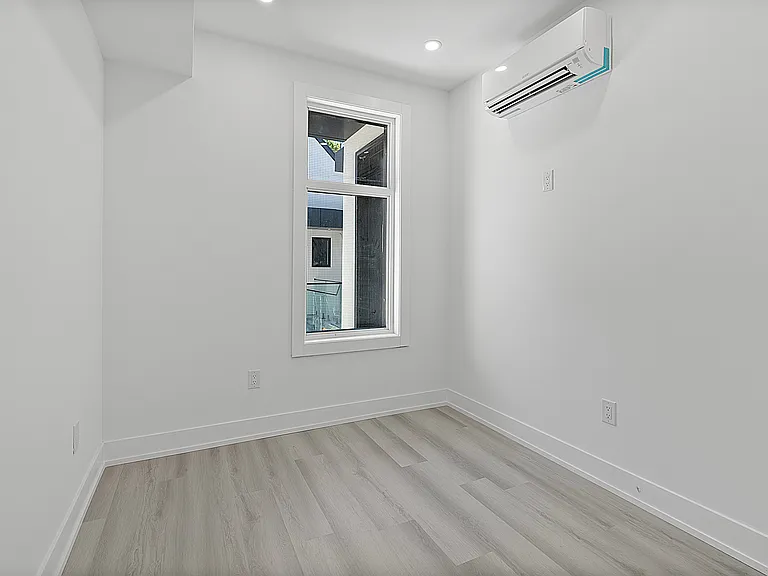 587 Oakwood Ave — Photo 35