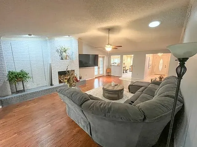 3998 Cypress Lndg S — Photo 3