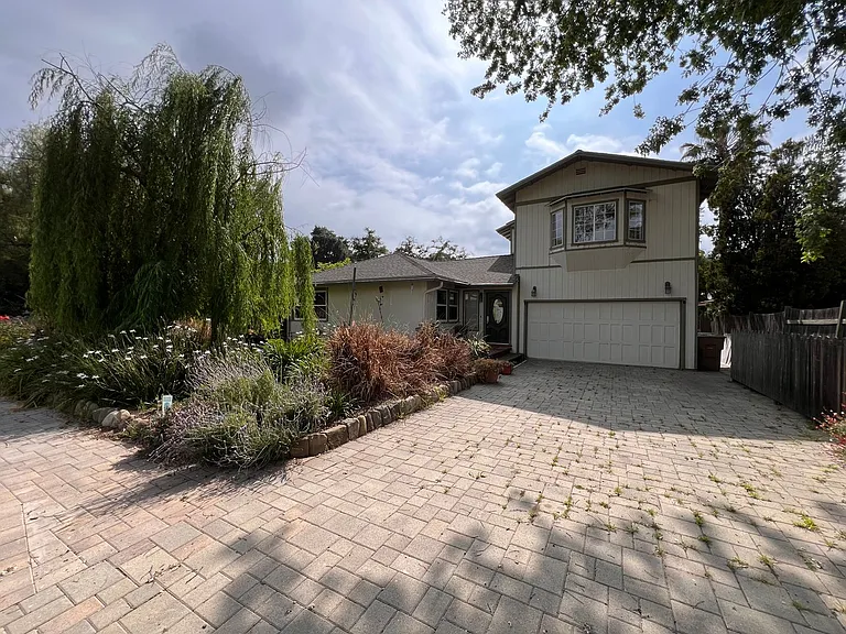 361 Avenida De La Vereda — Photo 1