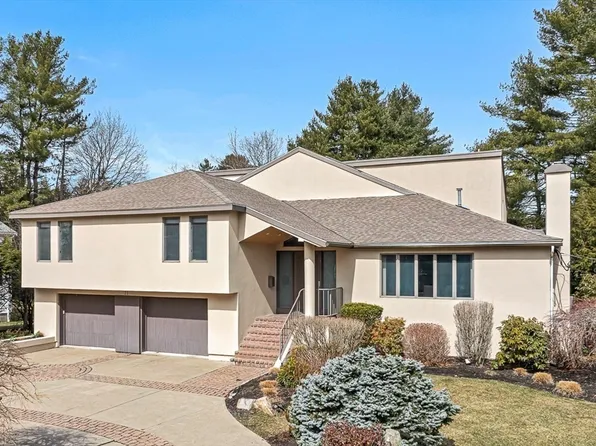 71 Farina Rd, Newton, MA 02459