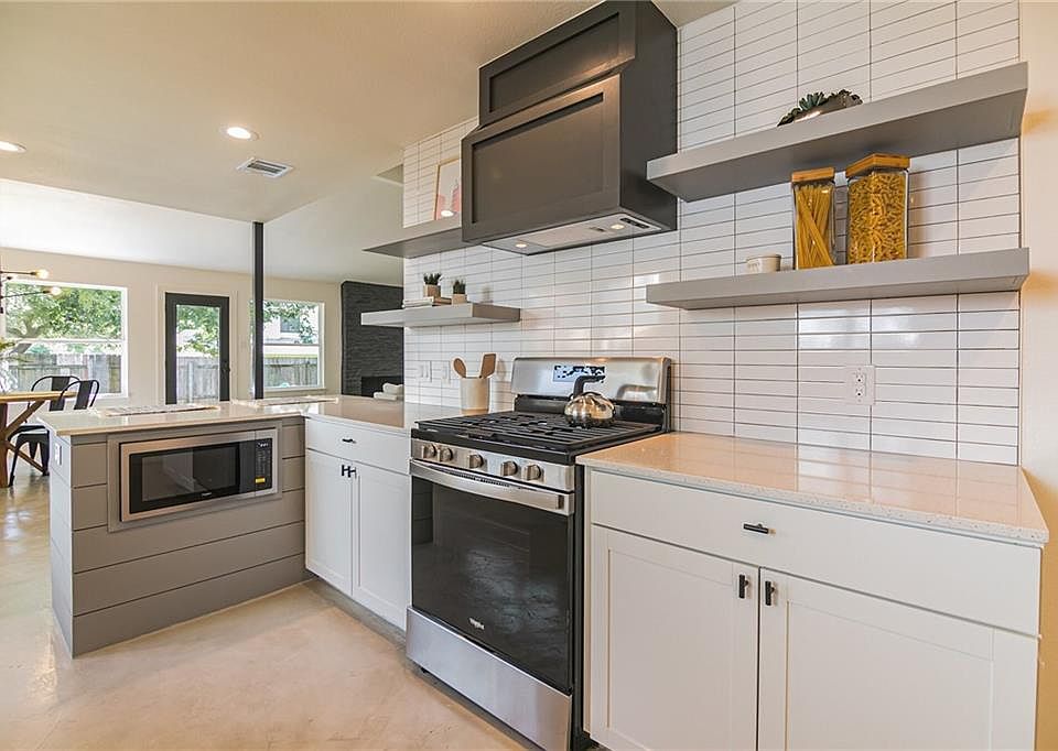 1st image of 2711 Jorwoods Dr