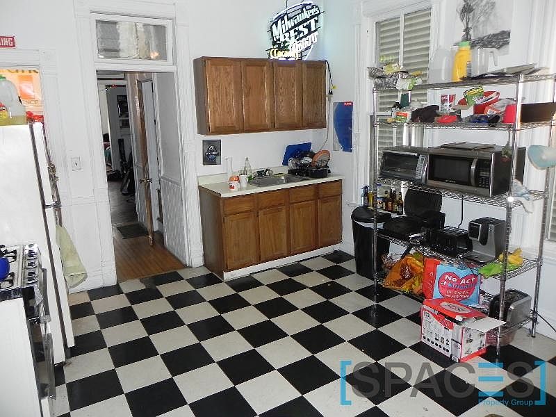 1st image of 3140 N Southport Ave #1
