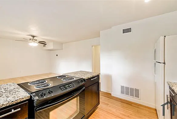 1 bed, 650 sqft, $1,000 — Photo 3