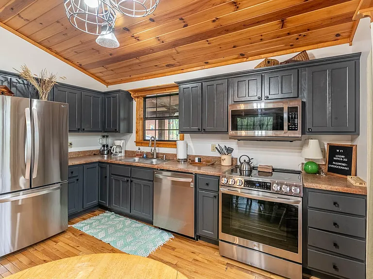 810 Cabin Creek Way — Photo 8