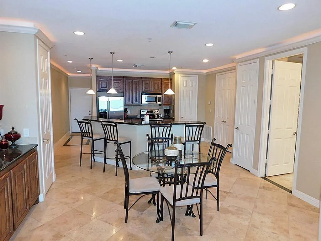 2 bed, 2.0 bath, 1188 sqft, $1,700 — Photo 3