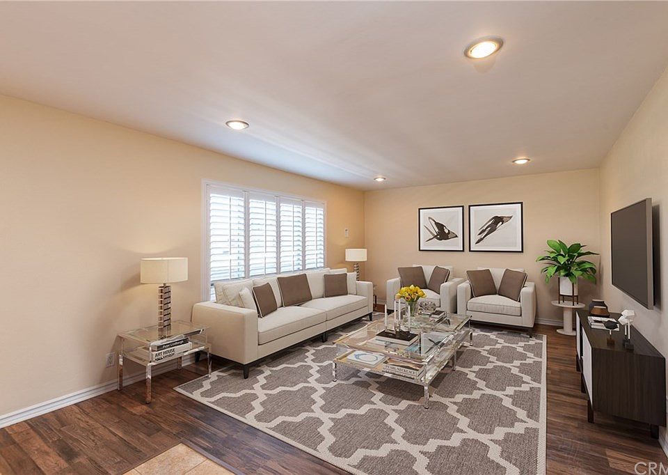 1st image of 970 Palm Ave APT 307