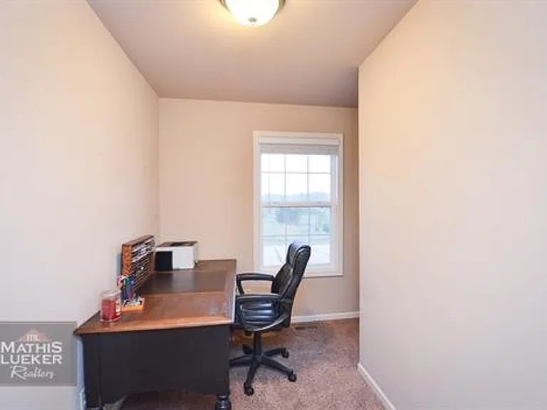 1718 Sutter Woods Rd — Photo 13