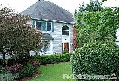 Executive Home with Mature Landscaping
						:
						Walk to train, excellent schools. 4 bedroom, 3-full 1-half baths.