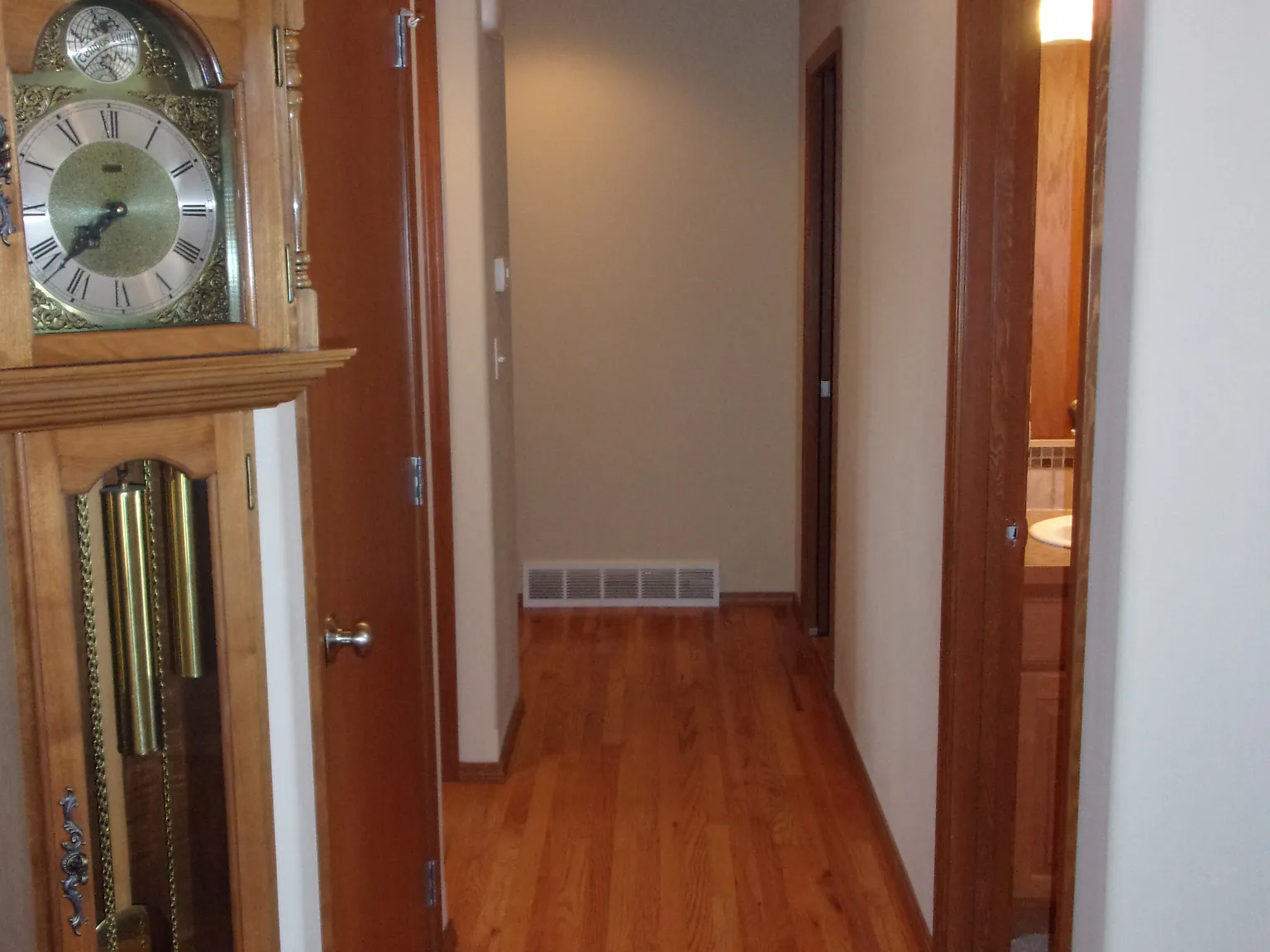 4 bed, 2.5 bath, 2852 sqft, $2,950 — Photo 4