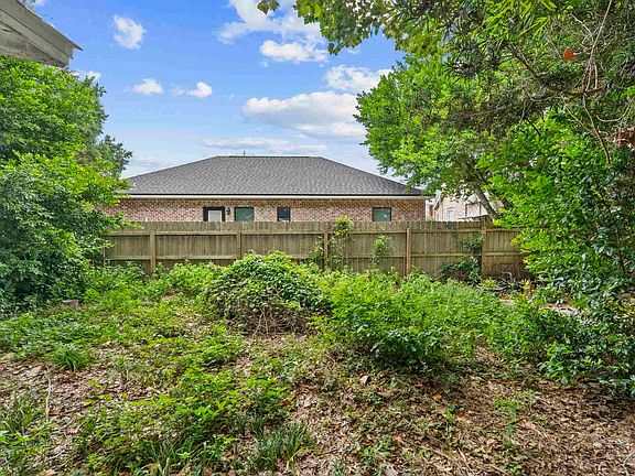 4th image of 7 Broadmoor Ln #2