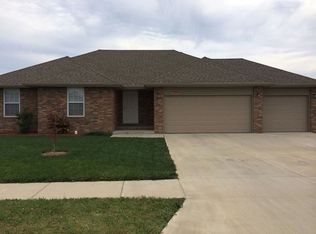 5554 W Sugar Pine Dr, Springfield, MO 65802