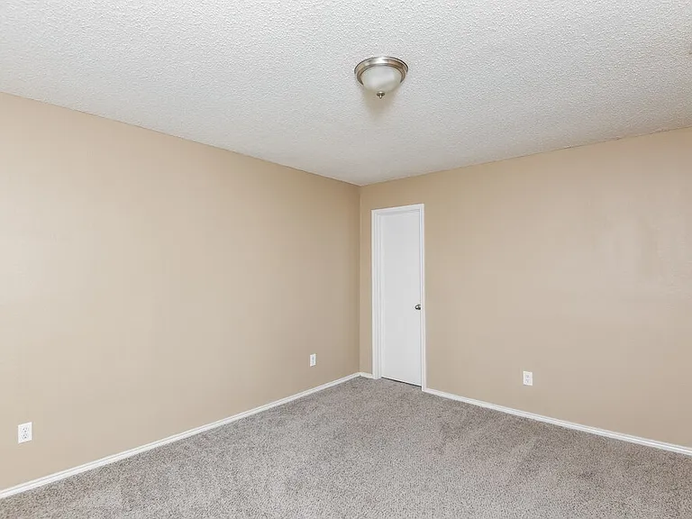 949 Canary Dr — Photo 21