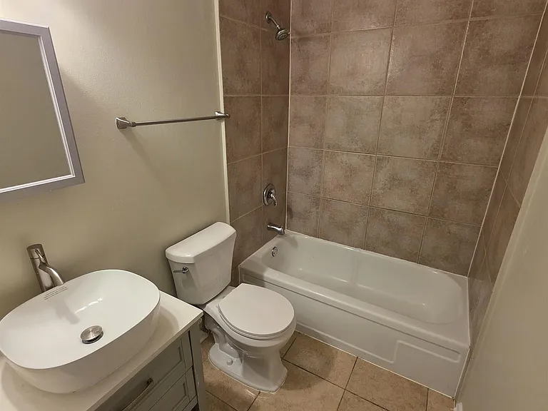 5 Clint Ct #B — Photo 7