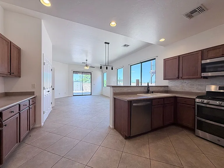 1024 Horner Dr — Photo 5