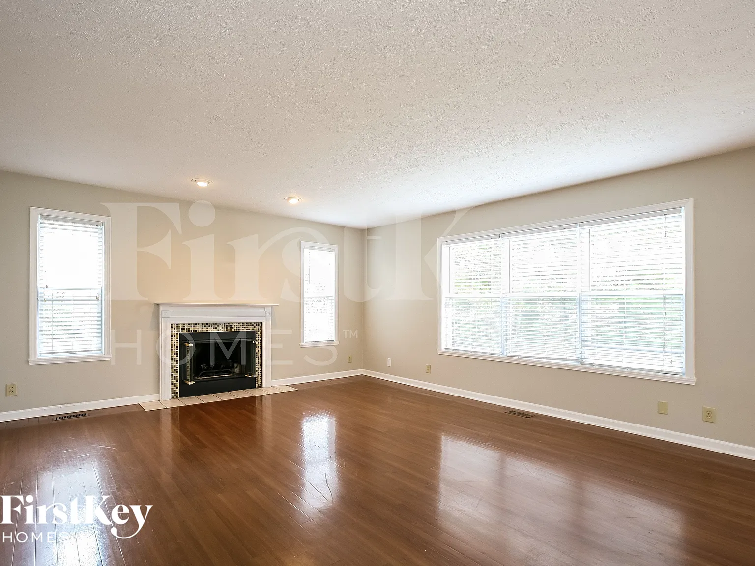 4 bed, 3.0 bath, 2331 sqft, $2,480 — Photo 4