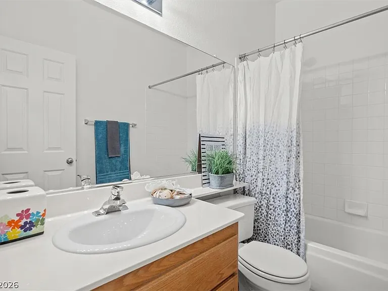 3213 Carbondale St — Photo 22