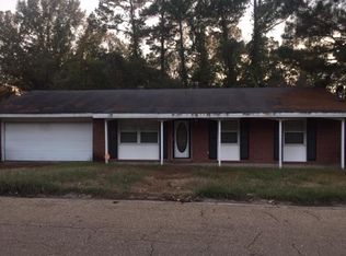 100 Shady Ln, Vicksburg, MS 39180