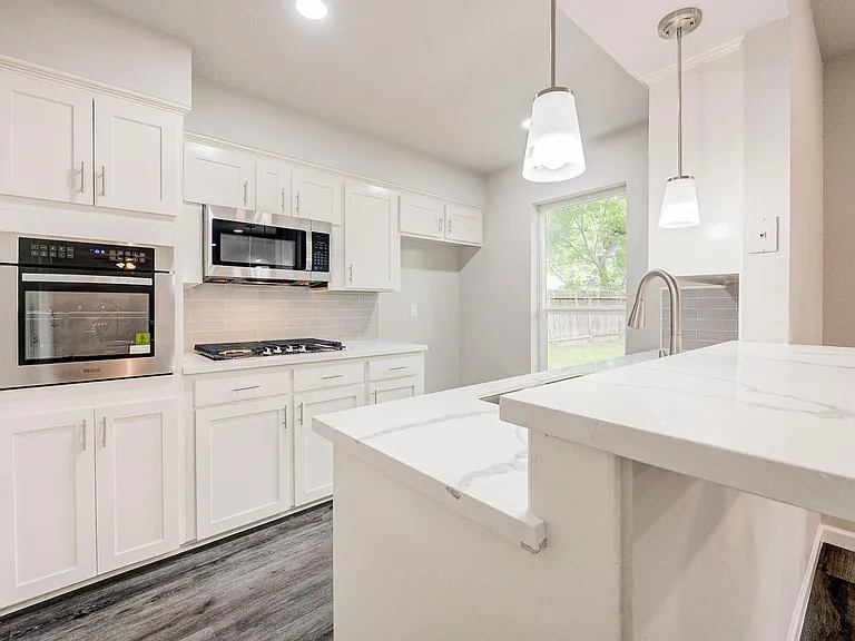 9617 Caffrey St — Photo 12