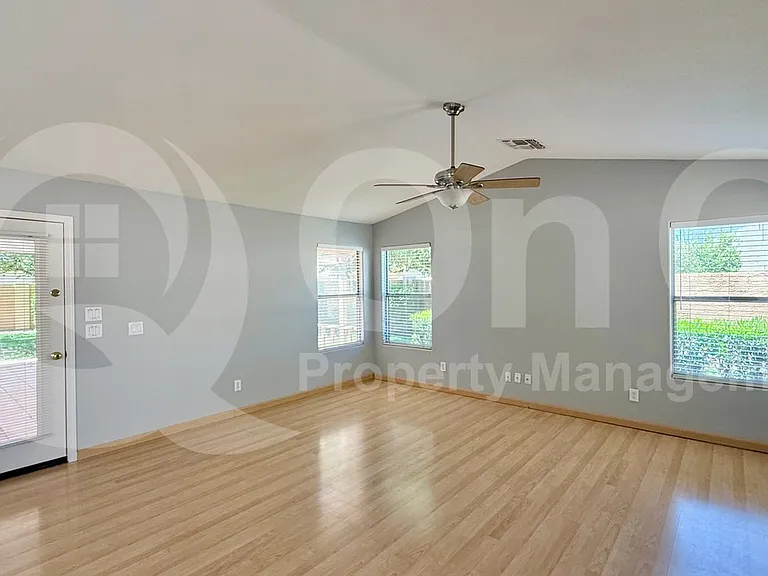 1530 E Toledo St — Photo 10