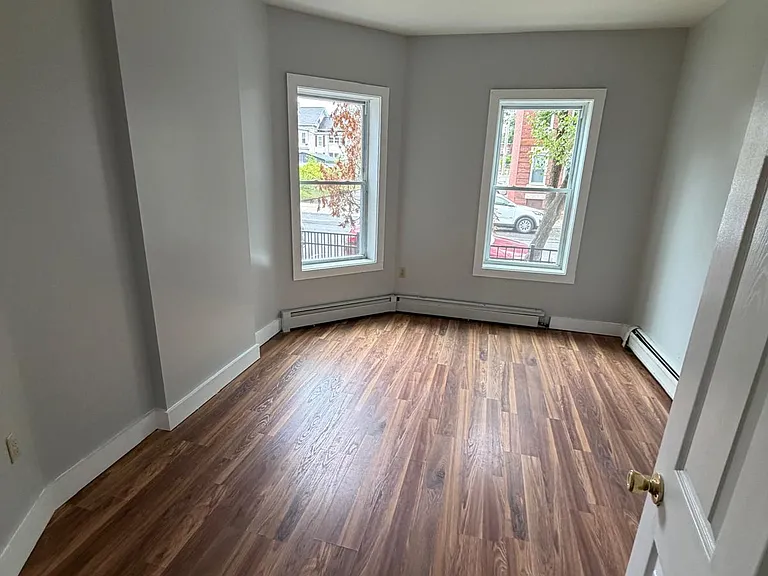 104-106 Beech St #1L — Photo 7