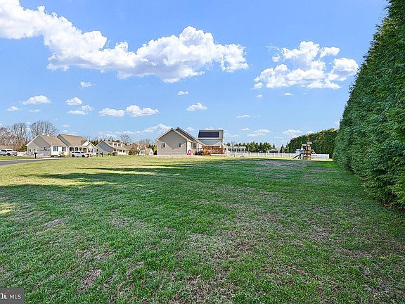 2nd image of 70 W Deer Trail Rd